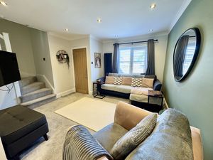 Lounge- click for photo gallery